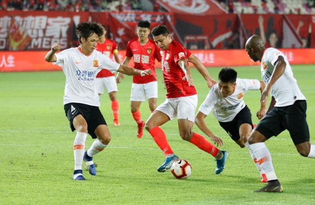 游戏玩法规则-沪媒：足协或修改中超赛程 等待国脚归队顺延一周